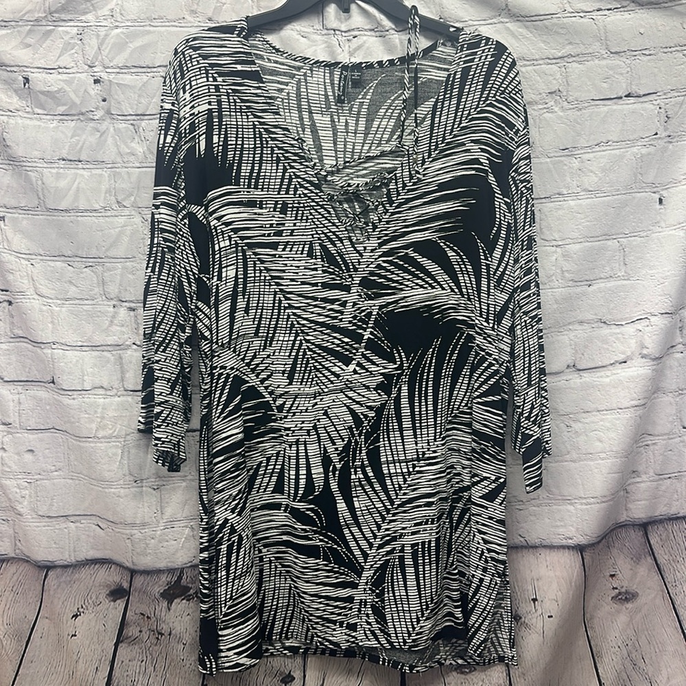 Black & White Palm Coverup
